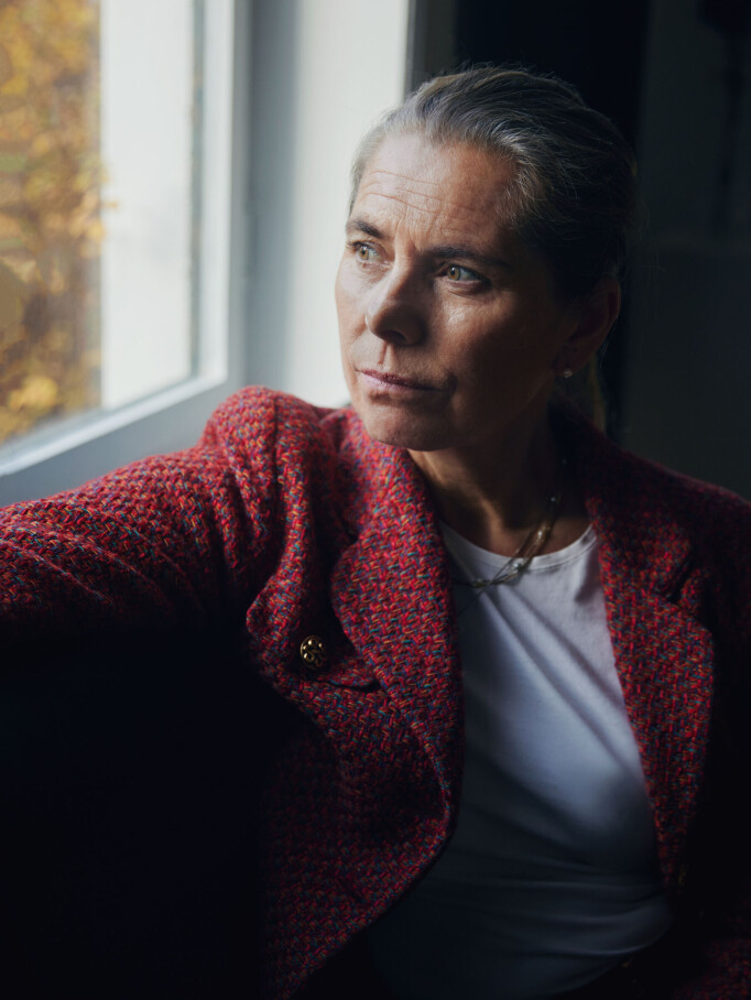 – Det var en ekstrem maktforskjell. Jeg frøs helt. Jeg var kjemperedd, sier Louise Dedichen. Hendelsen fant sted da hun var 21 år – og gjorde et sterkt inntrykk som fortsatt preger henne.