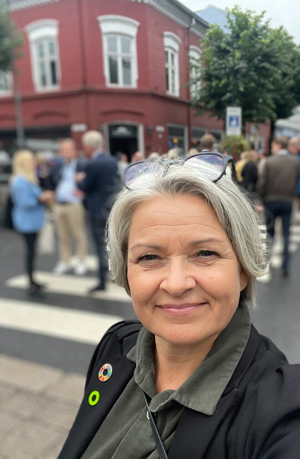 – Pride handler ikke bare om de som går først i toget. Det handler også om oss som går ved siden av, skriver Maria.