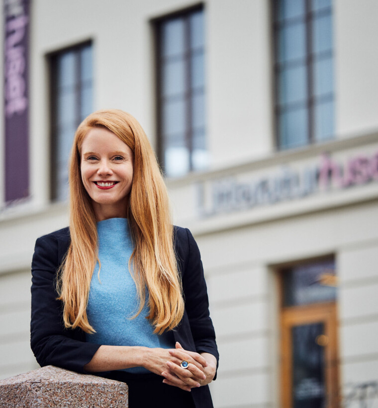– Jeg har veldig tro på at barn kan forstå det meste, om vi finner gode nok ord å forklare med, sier Susanne Kaluza, direktør for Litteraturhuset.