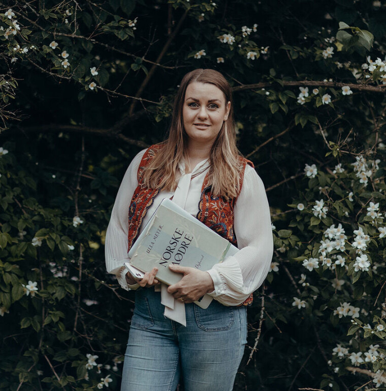 Julianne Rydberg - historiker, kursleder og formidler på plattformen @historiskmorskap